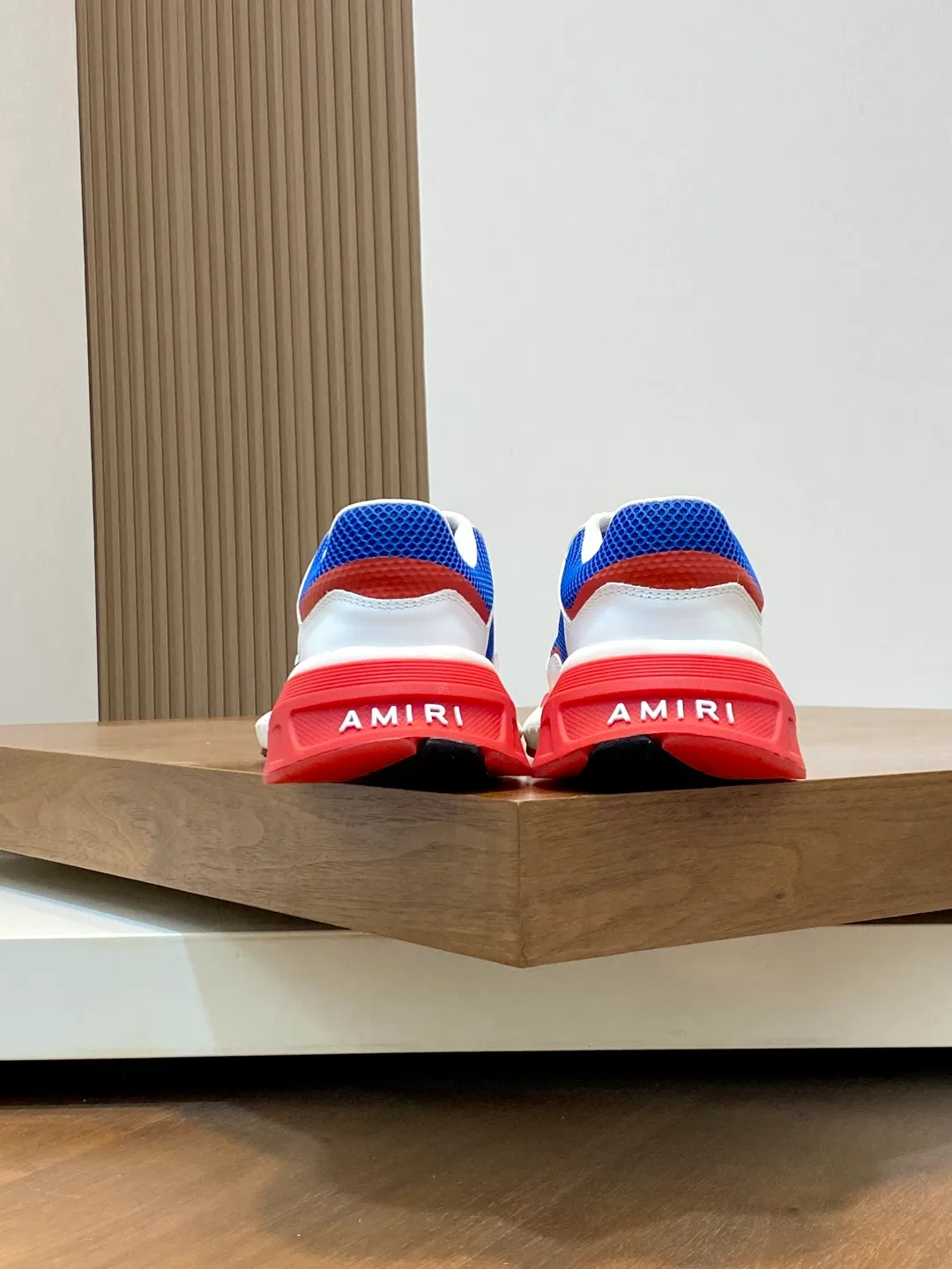 💰740 AMIRI's new men's casual sports shoes, made of first-layer cowhide leather uppers and spliced ​​with original breathable mesh, rich in three-dimensionality, contrasting color design, simple style, fashionable and sporty, breathable mesh lining, original ultra-light outsole, a must-have item for daily leisure! Size: 38-45 (38, 45 customized)